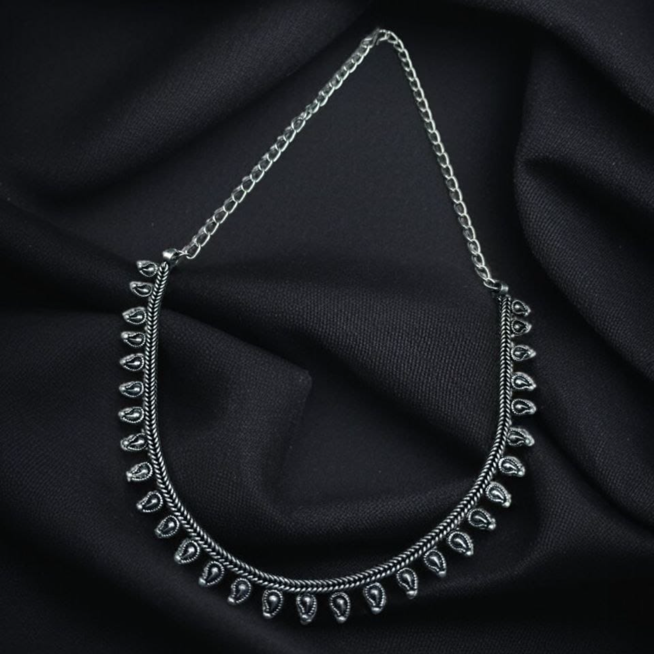 Oxydized heavy metal chocker necklace