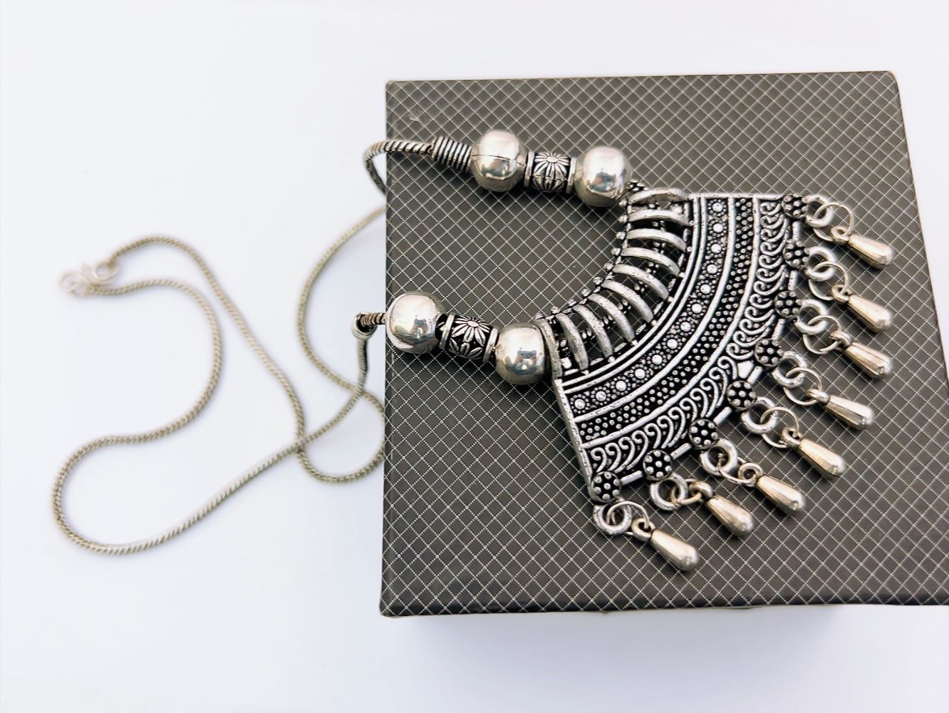 Unique style heavy metal oxydized necklace